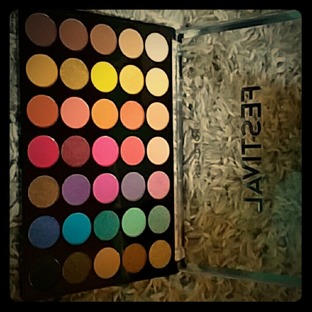 Eyeshadow palette